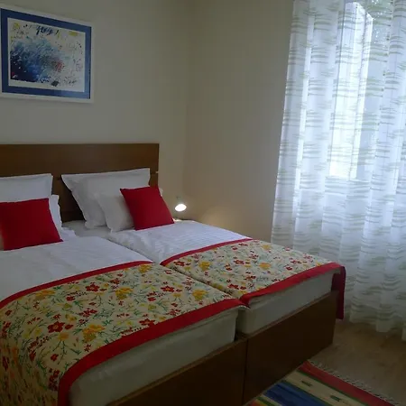 Centre Zlatan Rooms&studio فندق مبيت وإفطار 3*