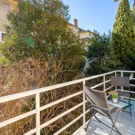 Centre Zlatan Rooms&studio 3* Split